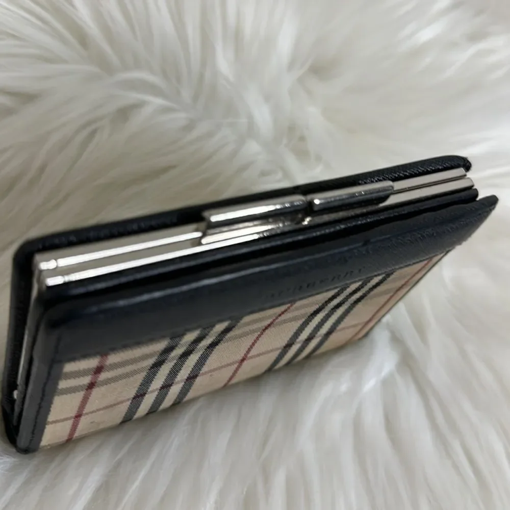 💯Authentic Burberry Short Wallet 🍀